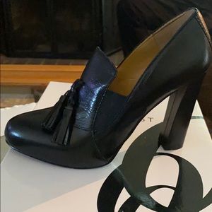 Nine West size 6.5  tasseled 4 inch leather heels